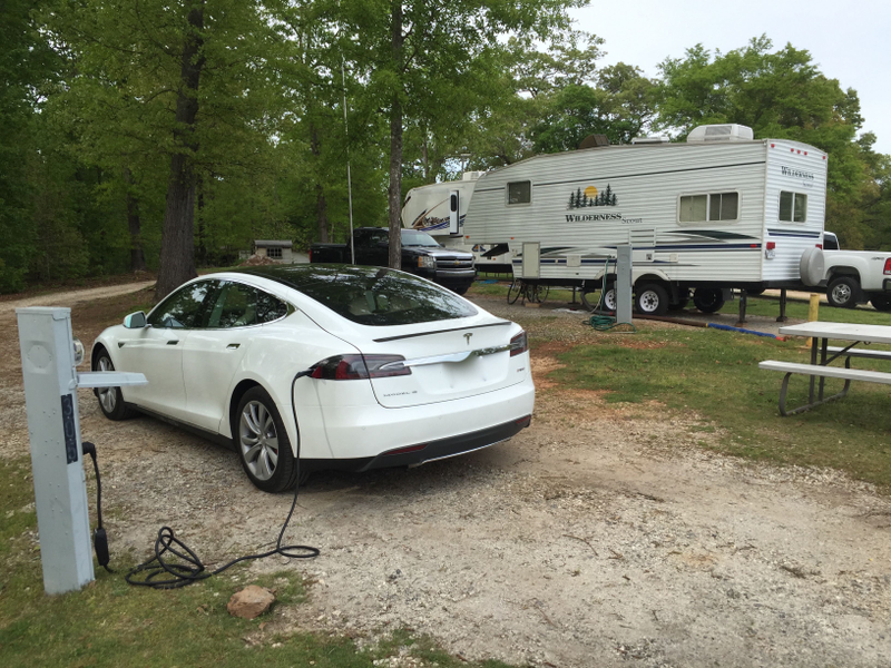 Illustration for article titled Midnight run to Greenville to rescue the Tesla